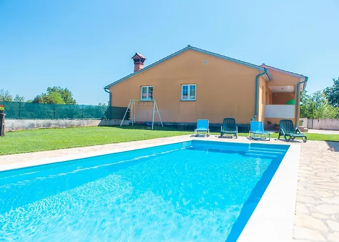 Labud Holiday home *