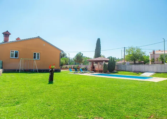 Holiday home Labud *